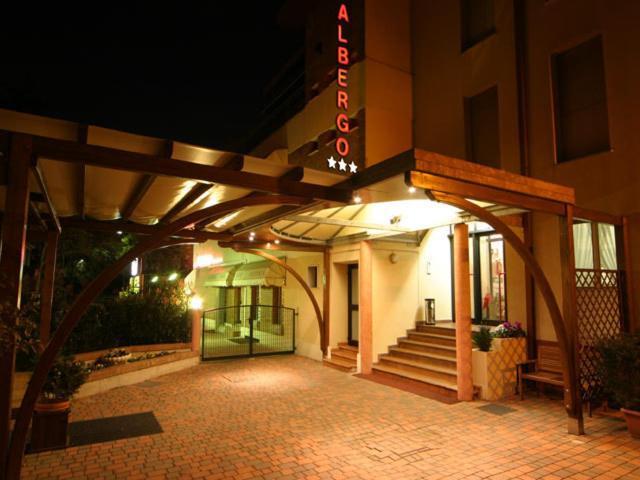 Hotel Montereale Pordenone Eksteriør bilde