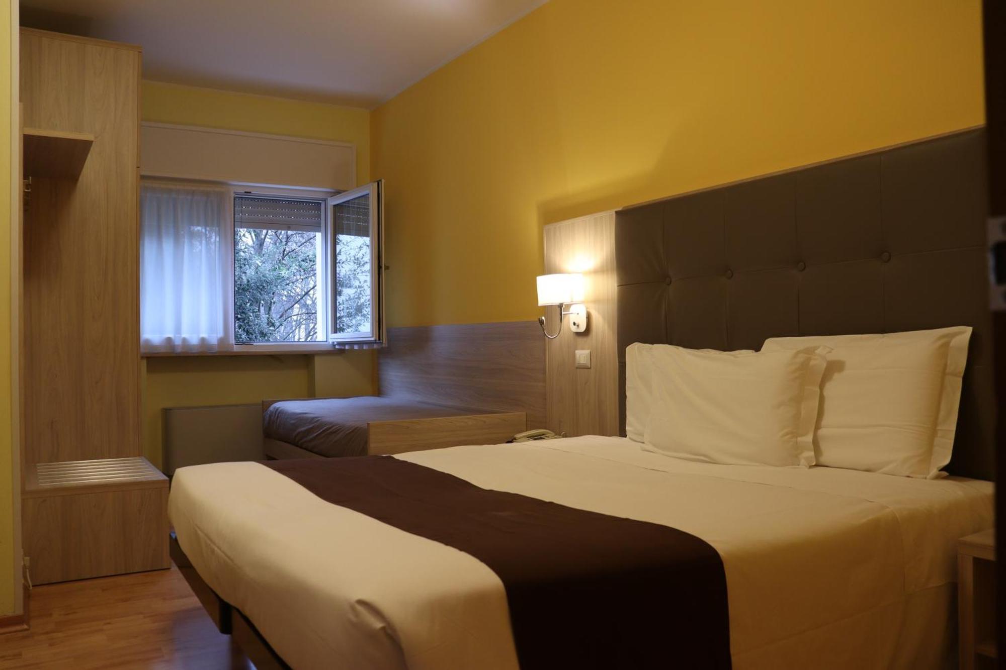 Hotel Montereale Pordenone Eksteriør bilde